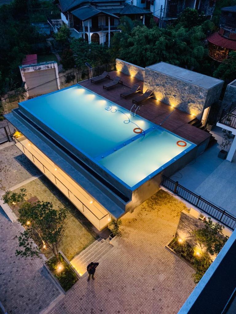 88Th - Ella Hotel Екстериор снимка